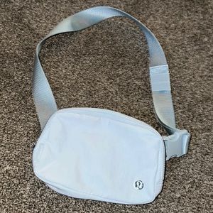 Everywhere Belt Bag 1L